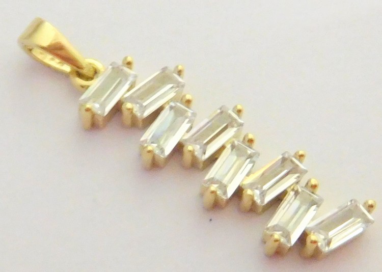 Klenoty Budín Zlatý přívěsek ze žlutého zlata se zirkony 585/1,35gr HK3028