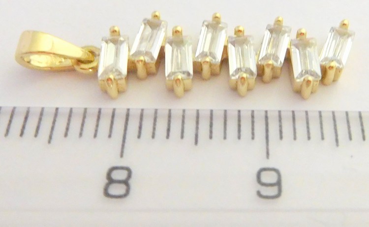 Klenoty Budín Zlatý přívěsek ze žlutého zlata se zirkony 585/1,35gr HK3028