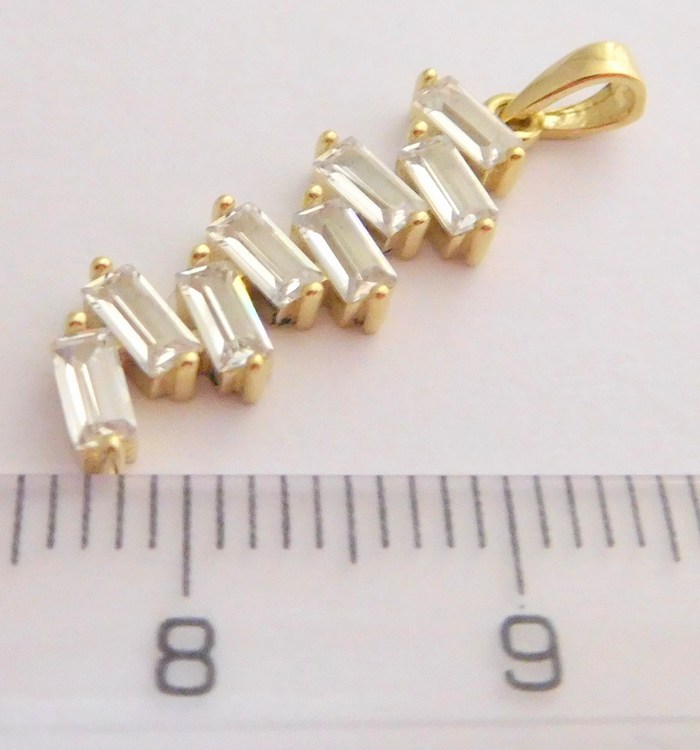 Klenoty Budín Zlatý přívěsek ze žlutého zlata se zirkony 585/1,35gr HK3028