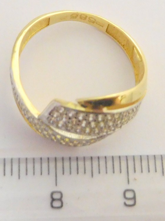 Klenoty Budín Zlatý dámský mohutný prsten se zirkony vel. 53 585/2,60gr HK1020