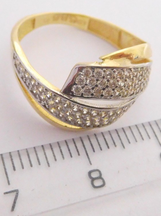 Klenoty Budín Zlatý dámský mohutný prsten se zirkony vel. 53 585/2,60gr HK1020