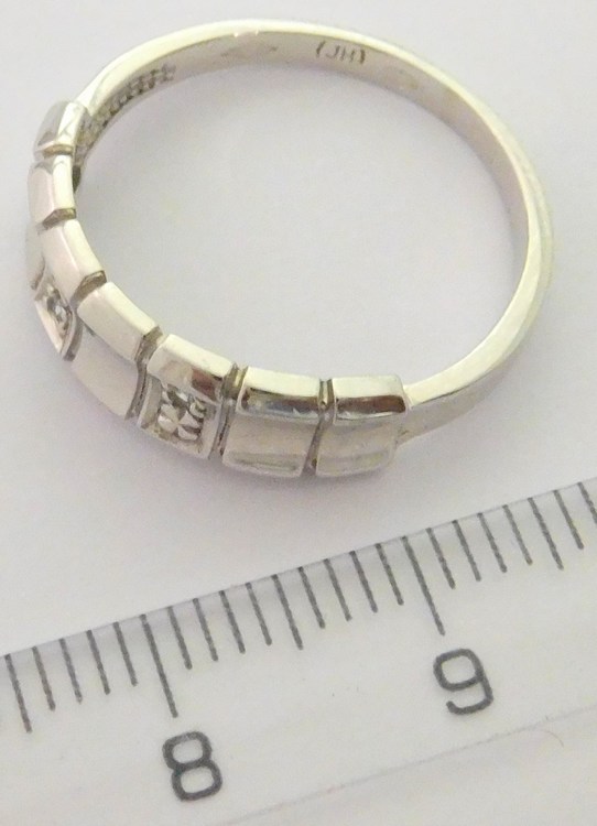 Klenoty Budín Zlatý prsten z bílého zlata osázený zirkony 585/2,40gr vel.52 HK1036