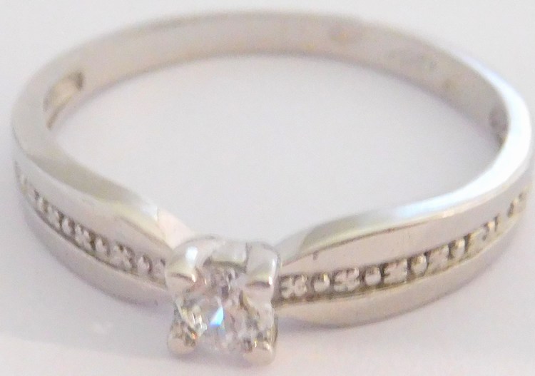 Klenoty Budín Zlatý zásnubní prsten z bílého zlata se zirkony 585/2,23gr vel. 50 H1054