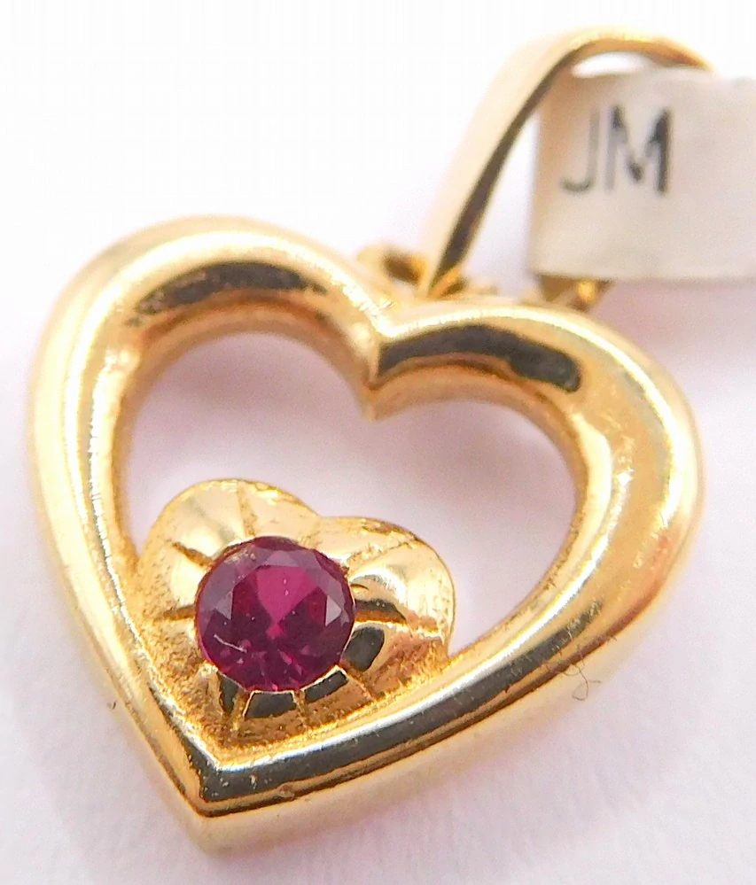 Klenoty Budín Dámský zlatý přívěsek s rubínem zamilované srdíčko  585/0,65gr 1622211