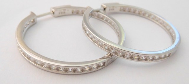 Stříbrné rhodiované kruhy s jednou řadou zirkonů průměr - 3,5cm/35mm 925/1000 03092230001