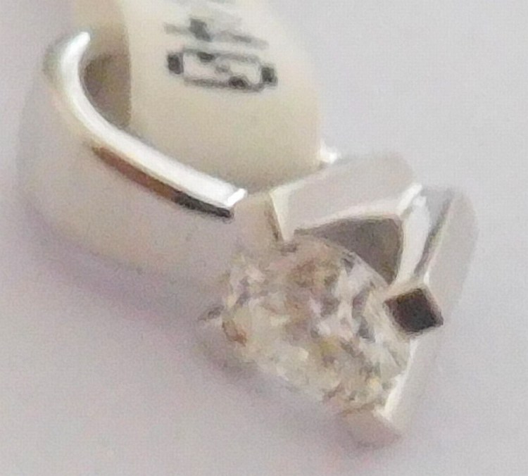 Klenoty Budín Zlatý diamantový jemný přívěsek s diamantem 0,10CT 585/0,32gr 3973134