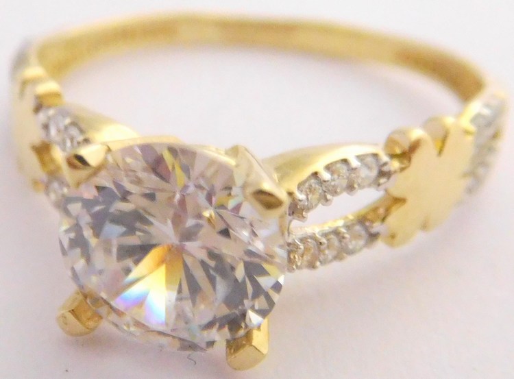 Klenoty Budín Krásný mohutný zásnubní zlatý prsten se zirkonem 585/1,97gr vel. 55 HK1039