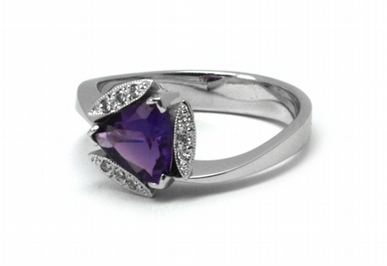 Klenoty Budín Diamantový prsten s fialovým ametystem 585/4,31 gr J-20641-12 POŠTOVNÉ ZDARMA!