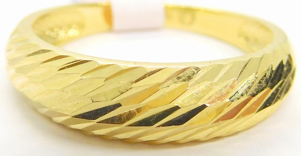 Klenoty Budín Mohutný dámský zlatý prsten s gravírováním 585/2,33gr vel. 60 HK1190