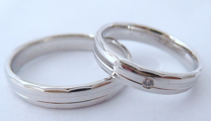 Elegantní zlaté snubní prsteny Couple 585/1000 4N18