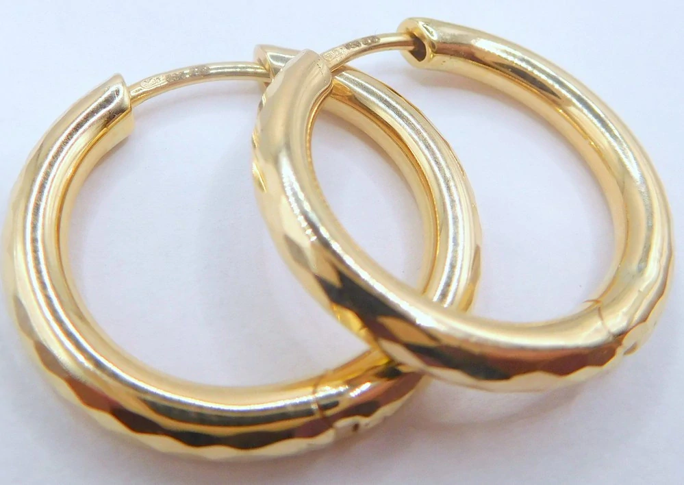 Klenoty Budín Masivní dámské gravírované zlaté kruhy o průměru 20mm 585/2,15gr HK2471