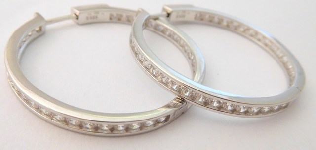 Stříbrné rhodiované kruhy s jednou řadou zirkonů průměr - 3,5cm/35mm 925/1000 03092230001