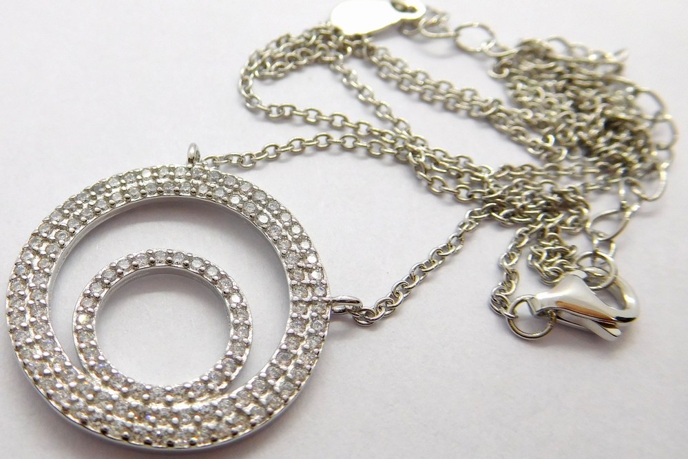 Klenoty Budín Dámský stříbrný náhrdelník posetý zirkony 925/1000 42+5cm 031106700001