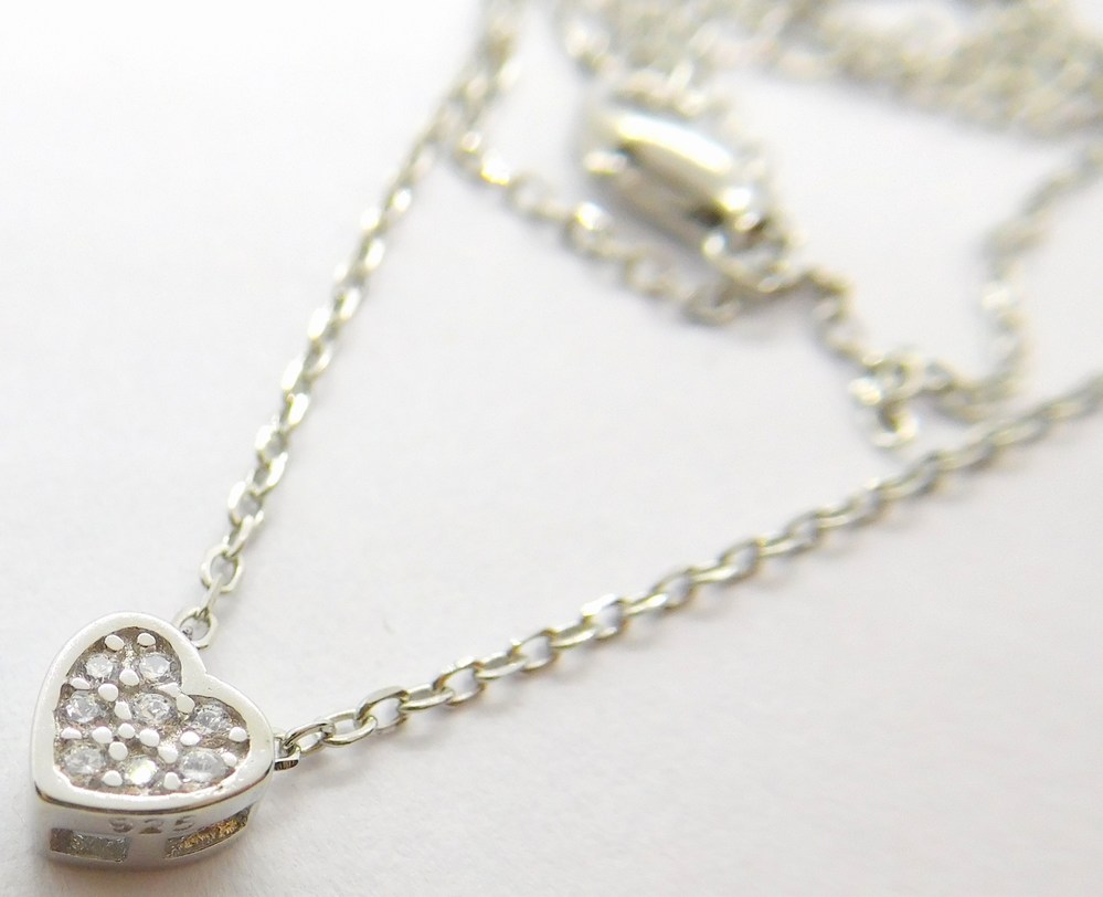 Klenoty Budín Dámský stříbrný náhrdelník se zirkony srdce 925/1000 40+5cm 030919800005