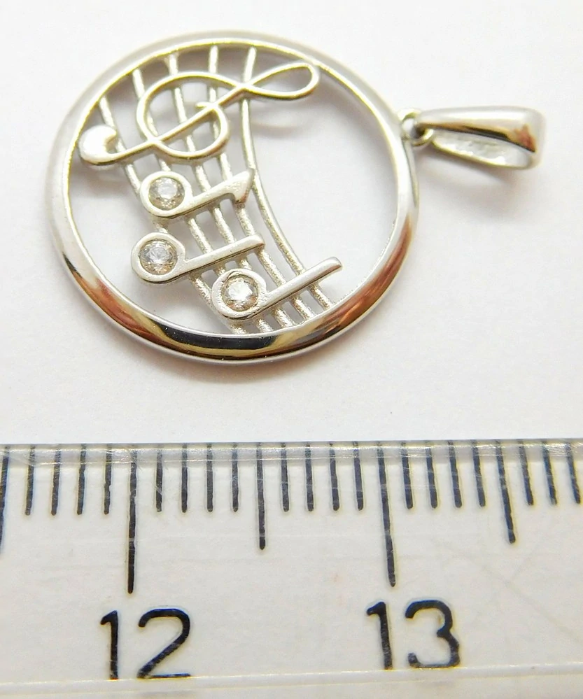 Klenoty Budín Dámský hudební zlatý přívěsek z bílého zlata se zirkony NOTY  585/1,36gr HK3199