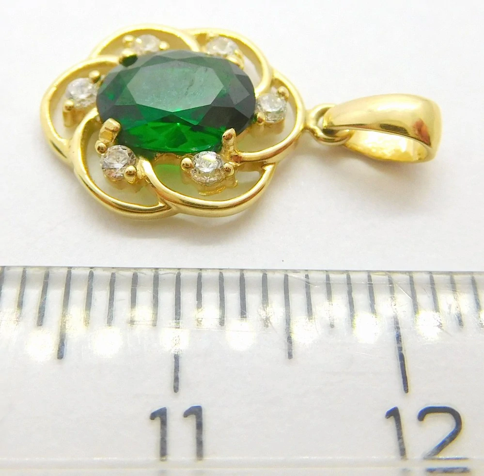 Klenoty Budín Mohutný zlatý přívěsek se zeleným smaragdem a zirkony 585/1,34gr HK3234