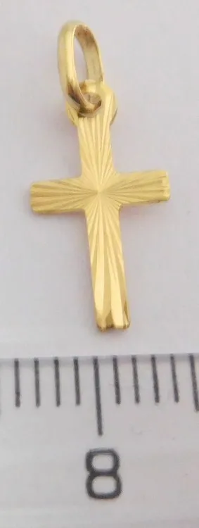 Klenoty Budín Gravírovaný zlatý křížek ze žlutého zlata - přívěsek 585/0,24gr HK3301