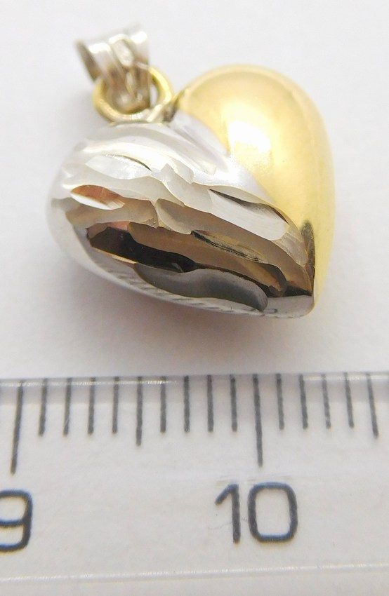 Klenoty Budín Gravírovaný dámský zlatý přívěsek srdíčko 585/1,06gr H132