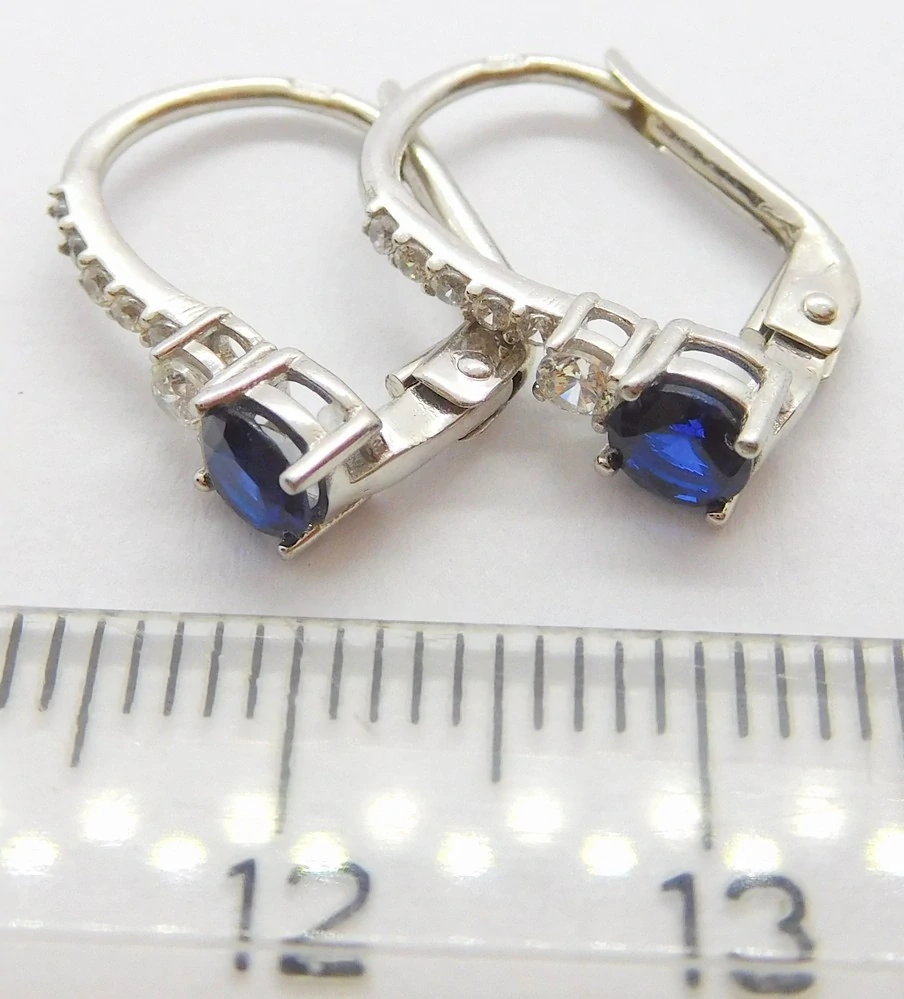 Klenoty Budín Dámské zlaté náušnice v bílém zlatě s modrými safíry 585/1,80gr HK2276