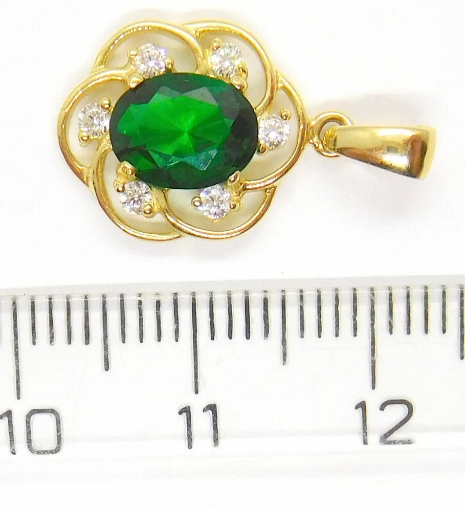 Klenoty Budín Mohutný zlatý přívěsek se zeleným smaragdem a zirkony 585/1,34gr HK3234