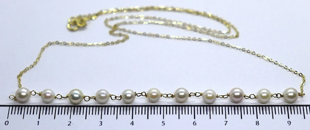 Klenoty Budín Dámský zlatý náhrdelník s bílými perlami 585/2,54gr 45cm HK4066