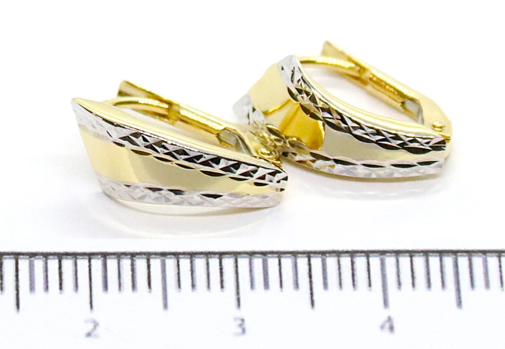 Klenoty Budín Dámské zlaté náušnice z bílého a žlutého zlata s gravírováním 585/1,34gr HK2391