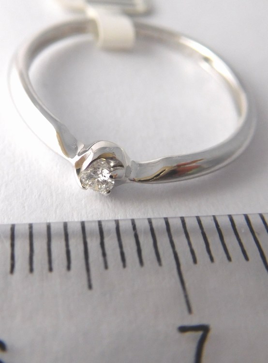 Klenoty Budín Zásnubní prsten z bílého zlata s jedním diamantem vel. 53 585/1,27gr 3861817