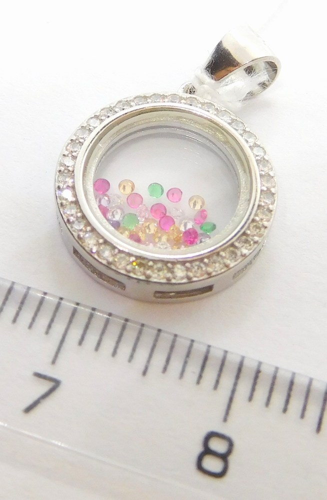 Klenoty Budín Dámský stříbrný přívěsek posetý barevnými zirkony 925/1000 030993100003