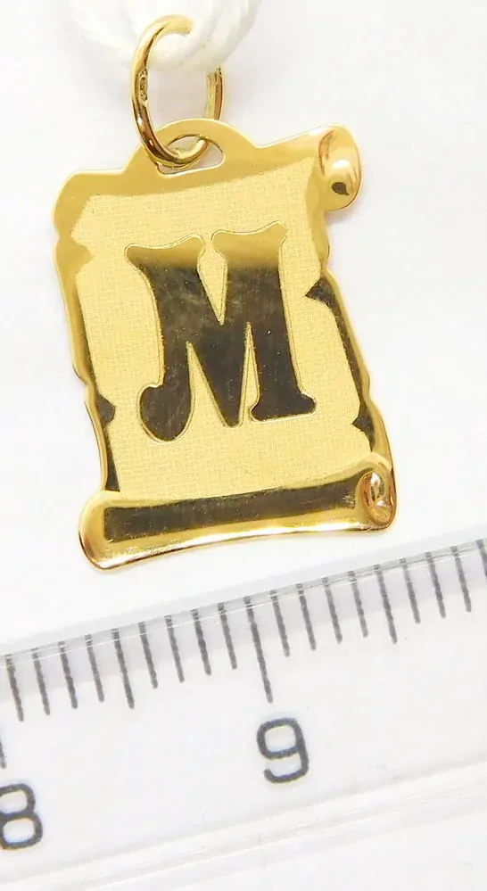 Klenoty Budín Zlatý přívěsek na pergamenu s gravírováním - písmenko M 585/0,48gr GUPYN-85221