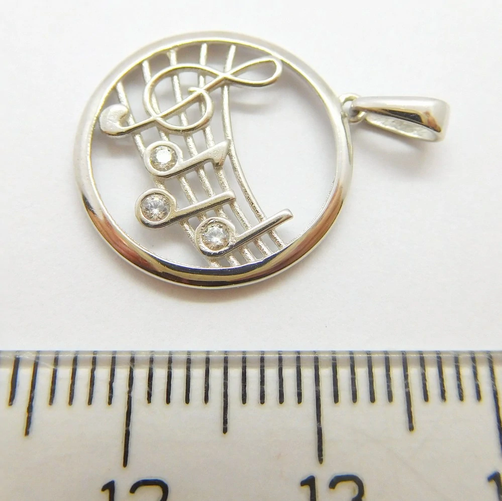 Klenoty Budín Dámský hudební zlatý přívěsek z bílého zlata se zirkony NOTY  585/1,36gr HK3199