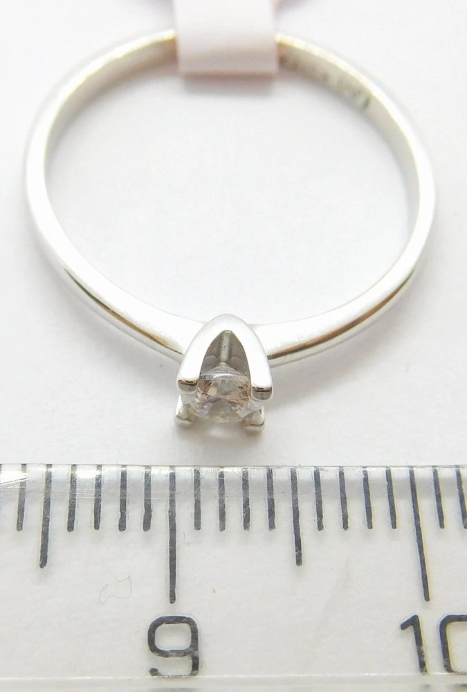 Klenoty Budín Dámský zlatý prsten ze bílého zlata se zirkonem 585/1,54gr vel. 56 HK1224