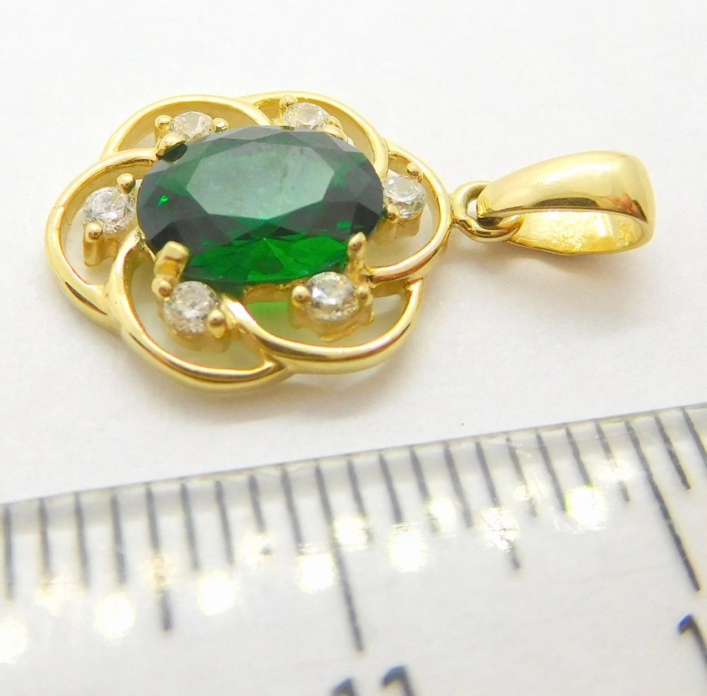 Klenoty Budín Mohutný zlatý přívěsek se zeleným smaragdem a zirkony 585/1,34gr HK3234