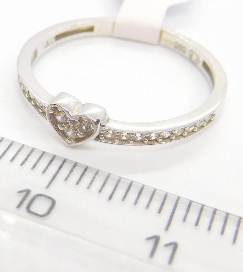 Klenoty Budín Srdíčkový dámský zásnubní prsten z bílého zlata se zirkony 585/1,27gr vel. 53 HK1254