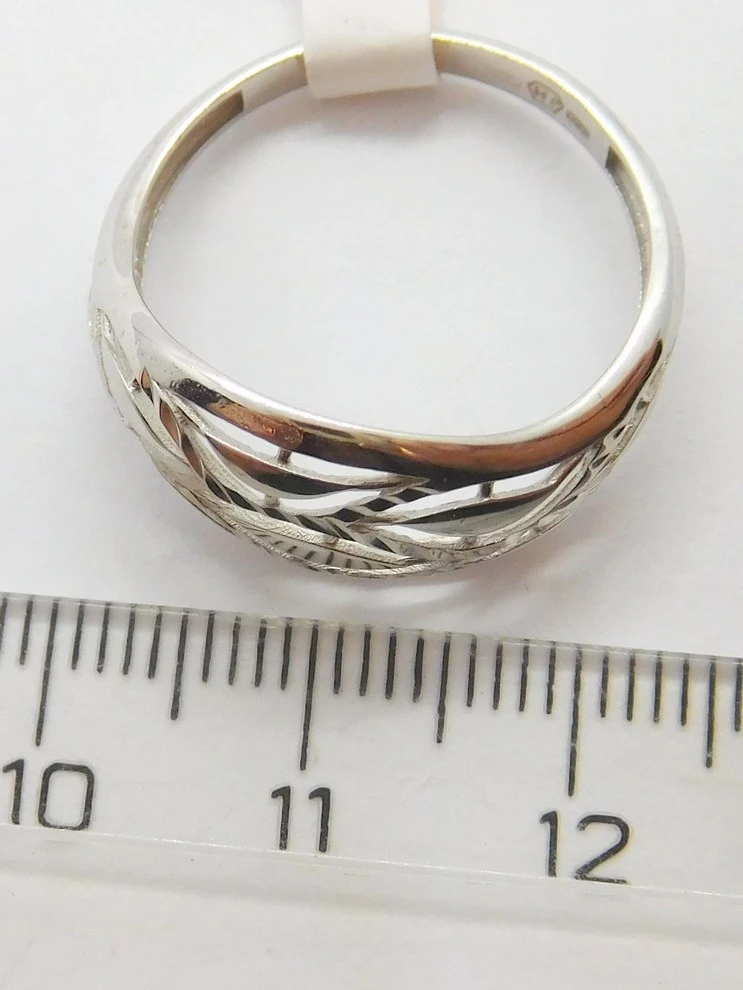 Klenoty Budín Dámský mohutný prsten z bílého zlata s gravírováním 585/1,98gr vel. 59 HK1147