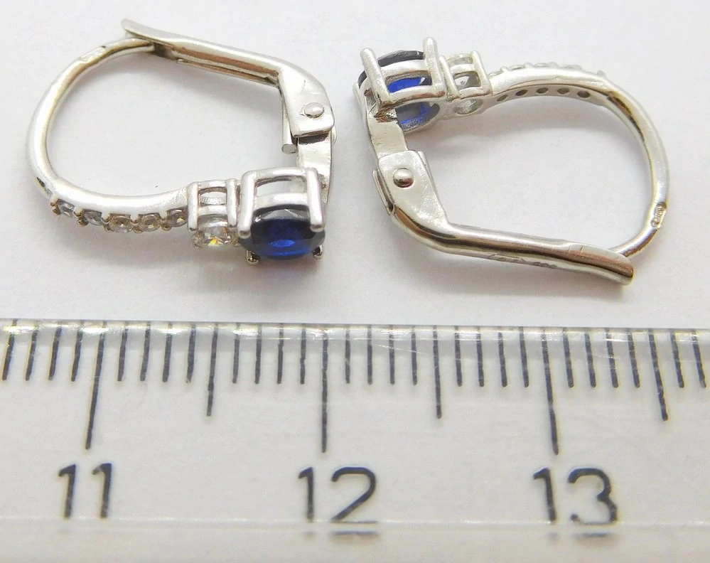 Klenoty Budín Dámské zlaté náušnice v bílém zlatě s modrými safíry 585/1,80gr HK2276