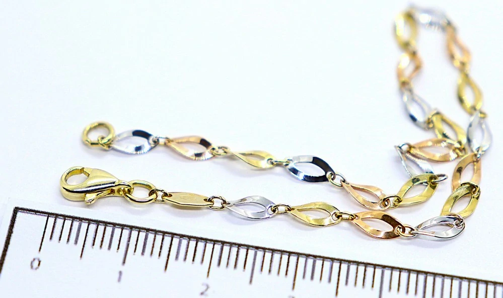 Klenoty Budín Dámský pevný zlatý náramek ze tří barev zlata 19,50cm 585/1,86gr HK7134