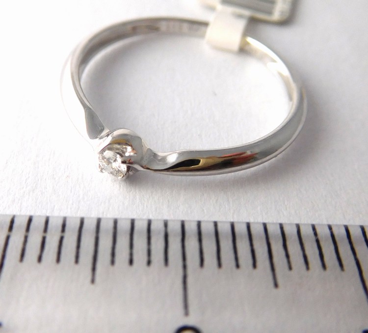 Klenoty Budín Zásnubní prsten z bílého zlata s jedním diamantem vel. 53 585/1,27gr 3861817