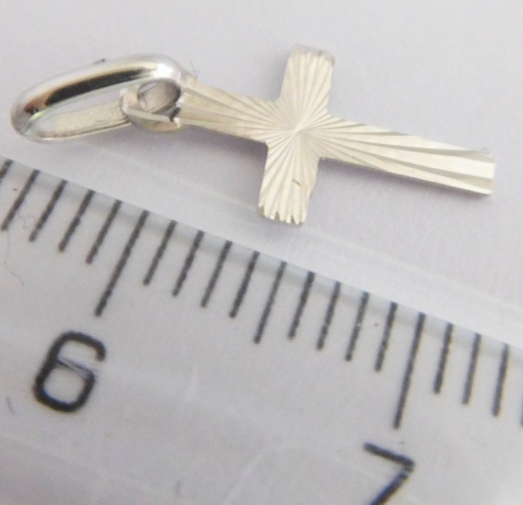 Klenoty Budín Gravírovaný zlatý křížek z bílého zlata - přívěsek 585/0,25gr H503