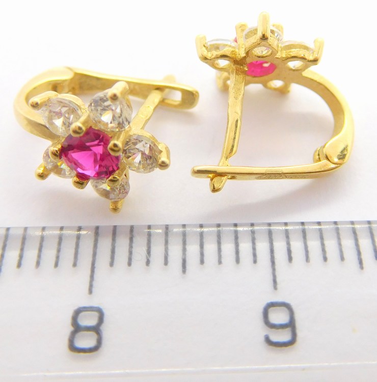 Klenoty Budín Zlaté dámské/dívčí náušnice s červenými rubíny a zirkony 585/1,35gr HK2032