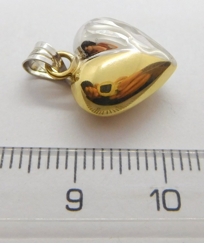 Klenoty Budín Gravírovaný dámský zlatý přívěsek srdíčko 585/1,06gr H132