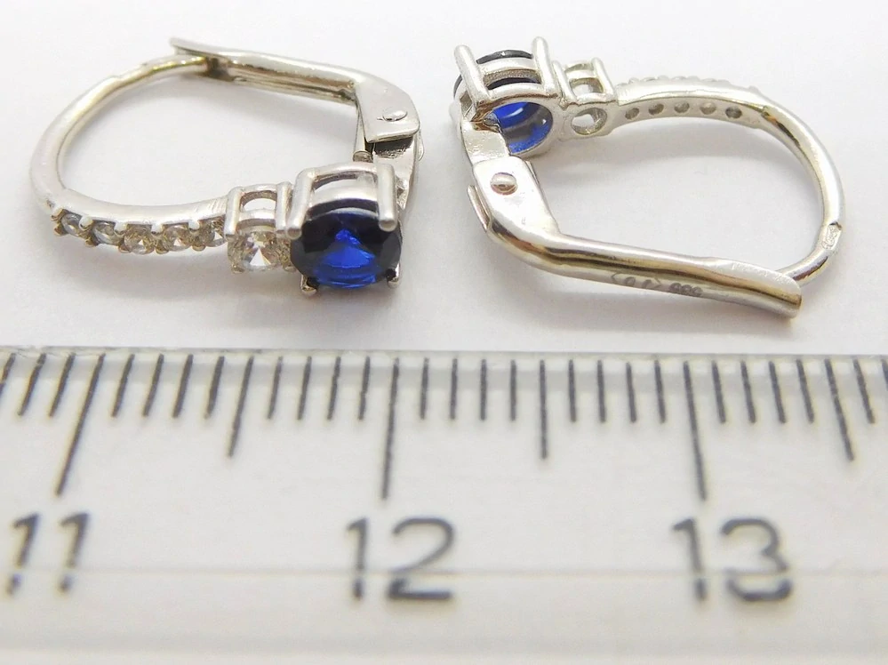 Klenoty Budín Dámské zlaté náušnice v bílém zlatě s modrými safíry 585/1,80gr HK2276