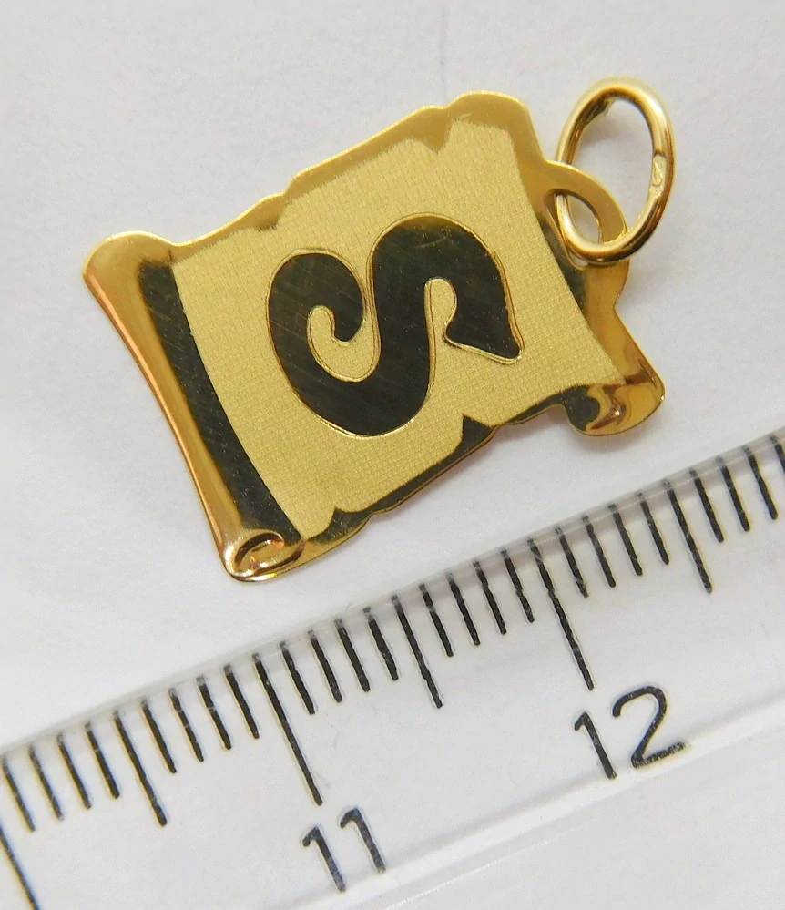 Klenoty Budín Zlatý přívěsek na pergamenu s gravírováním - písmenko S 585/0,45gr GUPYN-58041