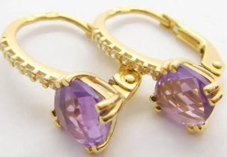 Klenoty Budín Dámské klasické zlaté náušnice se zirkony a fialovými ametysty 585/2,45gr HK2242